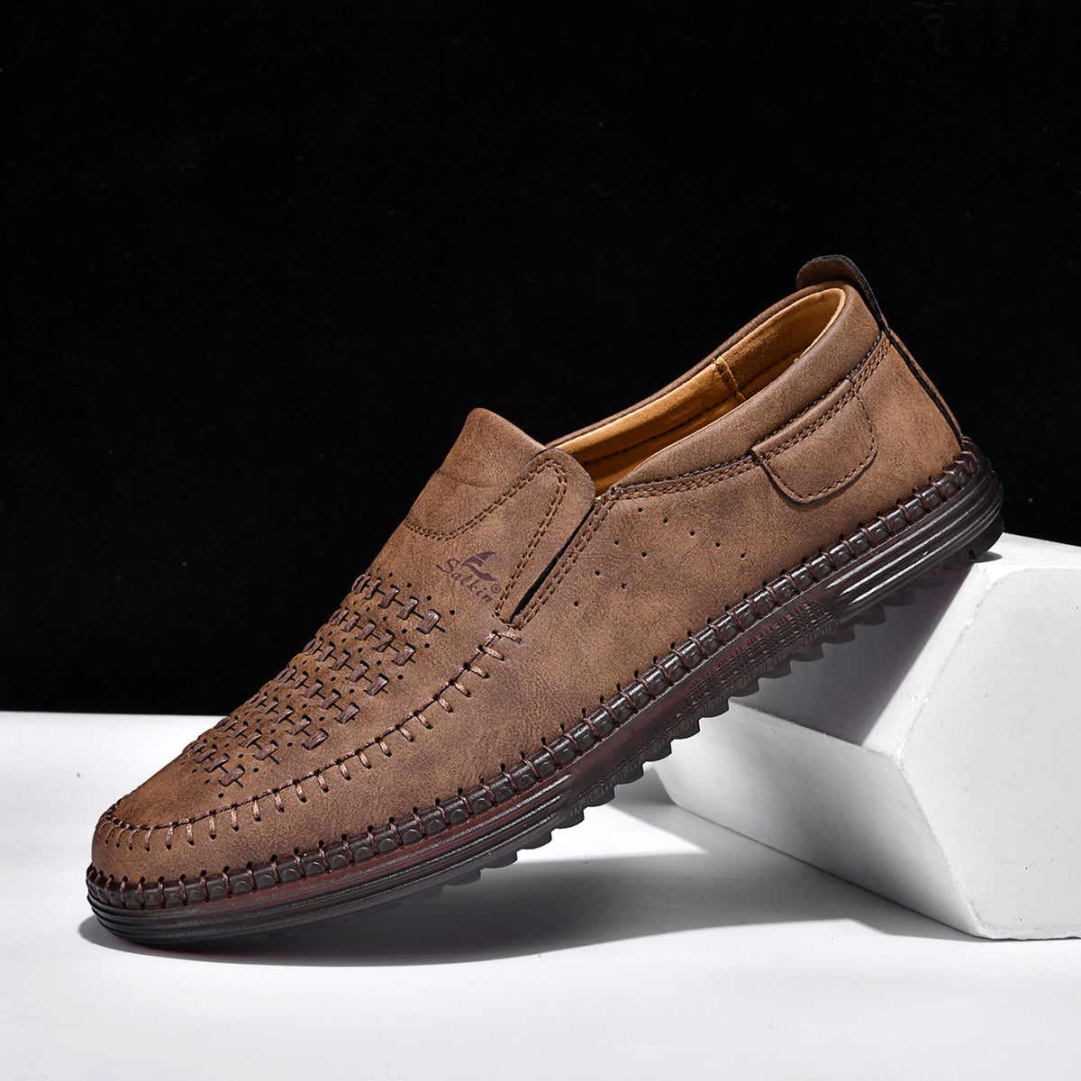 Men's Comfortable Casual Shoes, Built-In Arch Support, Lightweight, Waterproof, Slip Resistant, Breathable Upper, Durable For 5 Years.